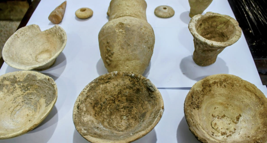 العثور على العشرات من القطع الأثرية جنوبي العراق