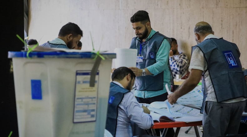 مفوضية الانتخابات تحدد موعد المصادقة على أسماء المرشحين