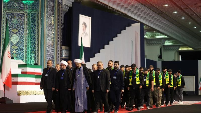 100 دولة تشارك في مراسيم الوداع لجثمان الشهيد السيد الخامنئي